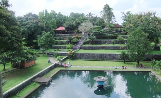 Narmada_Water_Palace_1