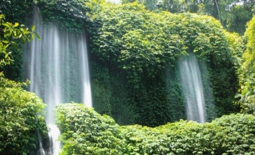 benang-stokel-lombok-waterfall